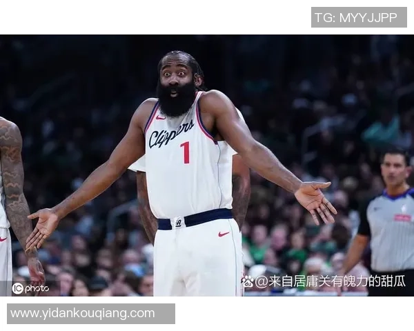 快船与凯尔特人全场激战回顾球员表现与战术分析精彩纷呈